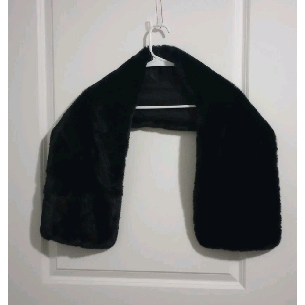 Tyler Boe Black Faux Fur‎ Scarf 50" x 9" Plush Lined Dragonfly Embroidered Wrap